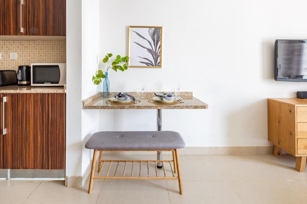 Frank Porter - Goldcrest Executive Apartment Dubai Bagian luar foto