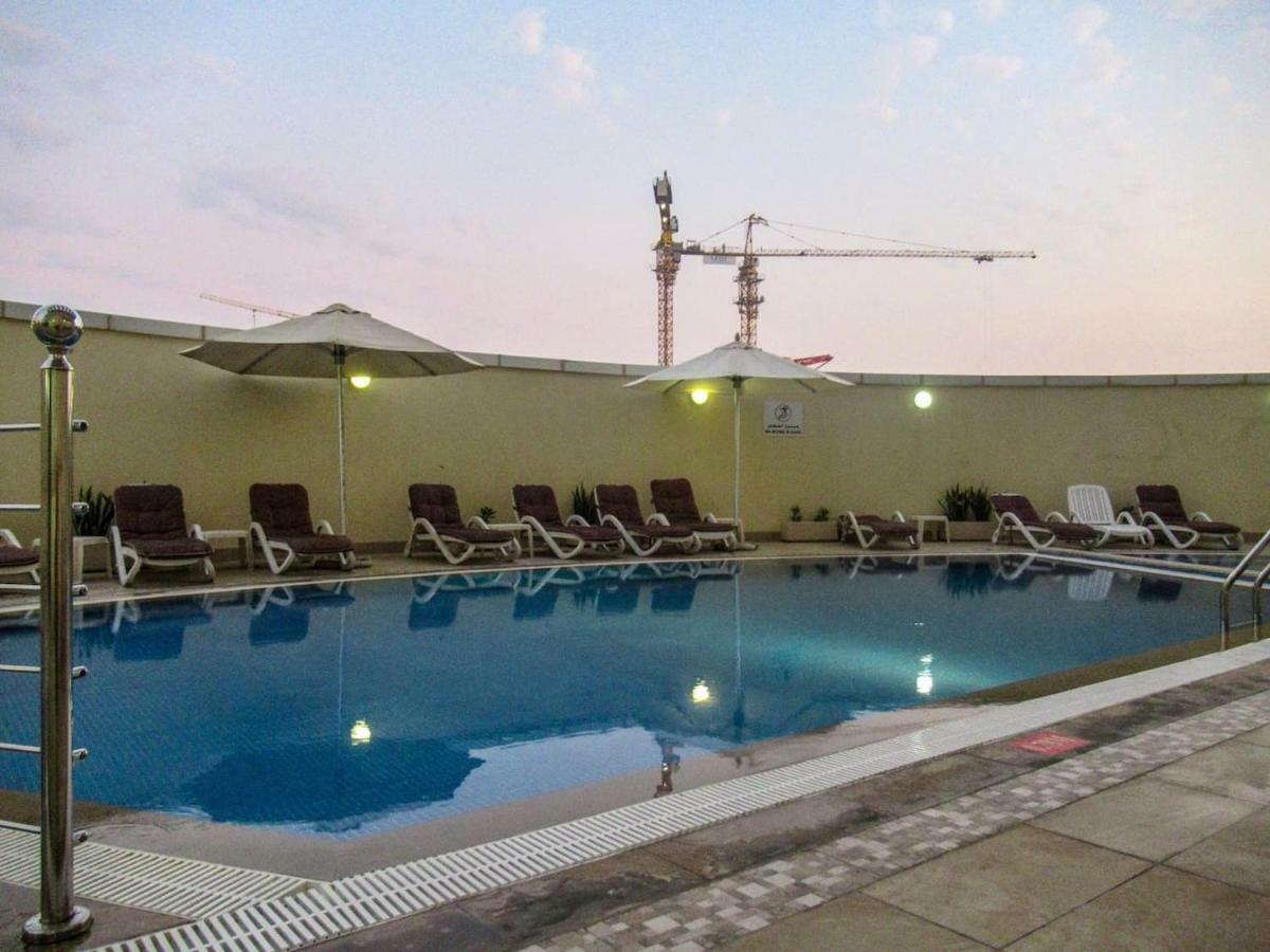 Frank Porter - Goldcrest Executive Apartment Dubai Bagian luar foto